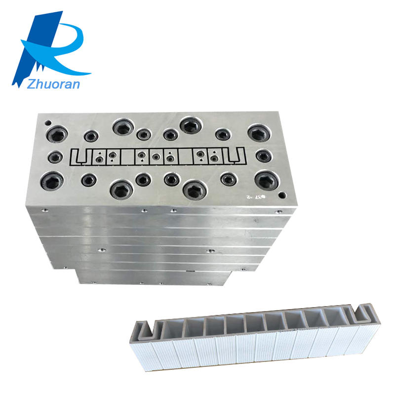 游泳池?fù)醢?/></div>
              <br />

                      
       <div style=